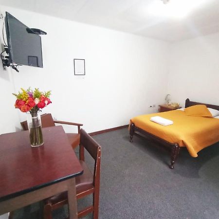 Hotel 9 De Octubre Quito Extérieur photo