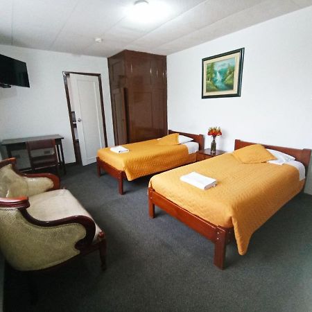 Hotel 9 De Octubre Quito Extérieur photo