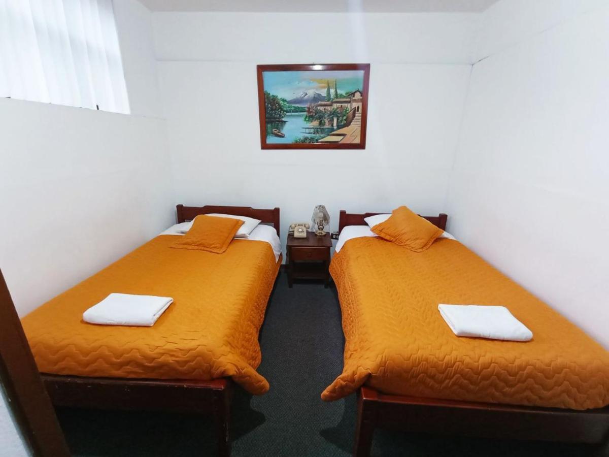 Hotel 9 De Octubre Quito Extérieur photo