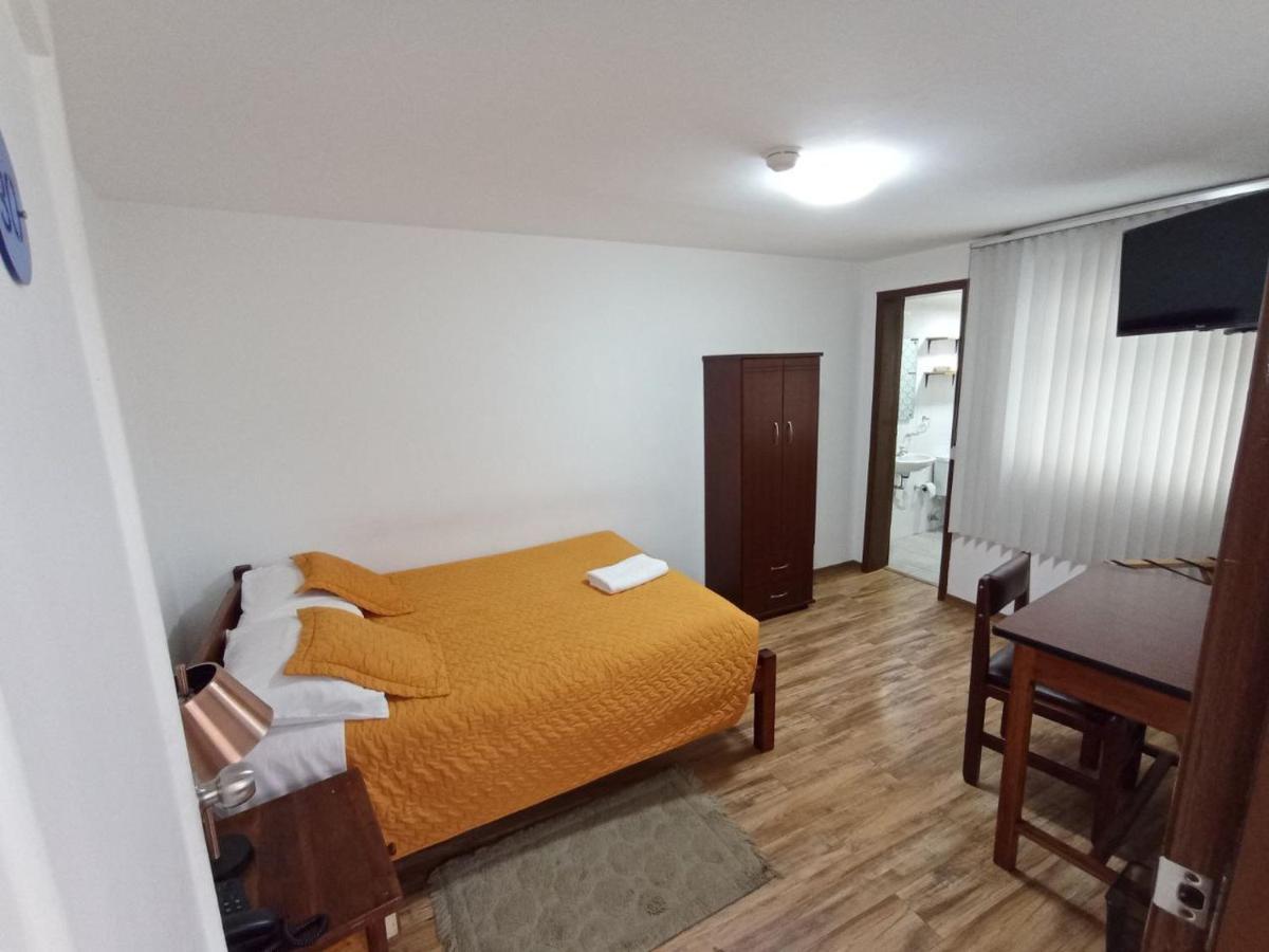 Hotel 9 De Octubre Quito Extérieur photo