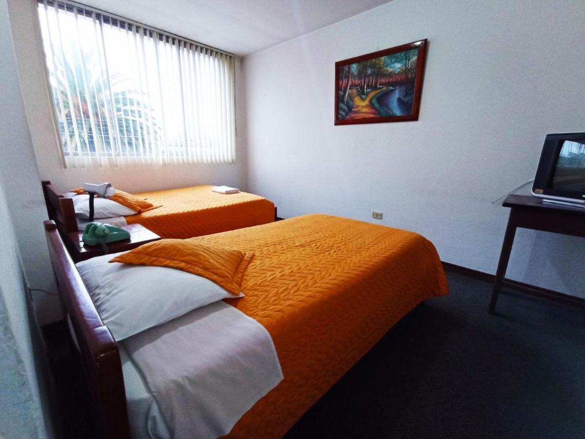 Hotel 9 De Octubre Quito Extérieur photo